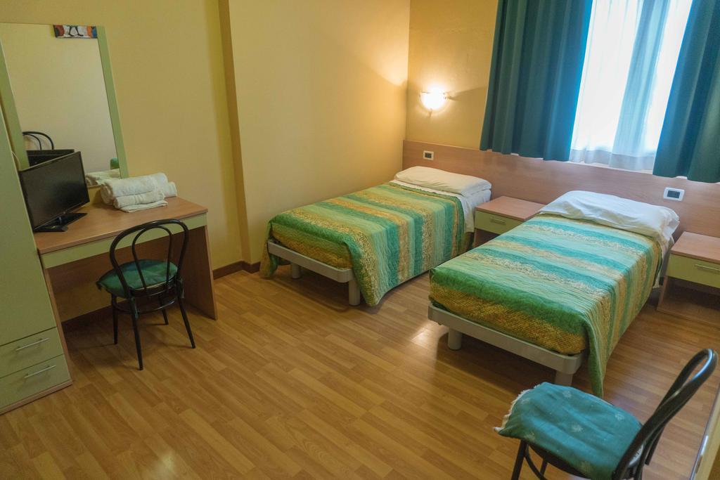 Ristorante Albergo Al Donatore Teòr Værelse billede